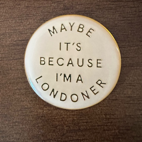 Burberry London Limited Edition Beauty Button Pin - Picture 6 of 7